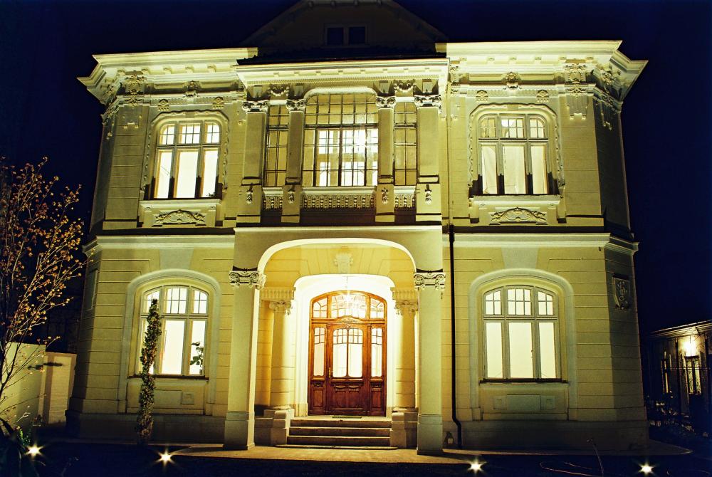 https://nbc-arhitect.ro/wp-content/uploads/2020/10/NBC-Arhitect-_-restoration-_-1900-Villa-Luca-Stroici-_-Bucharest-Romania_5.jpg