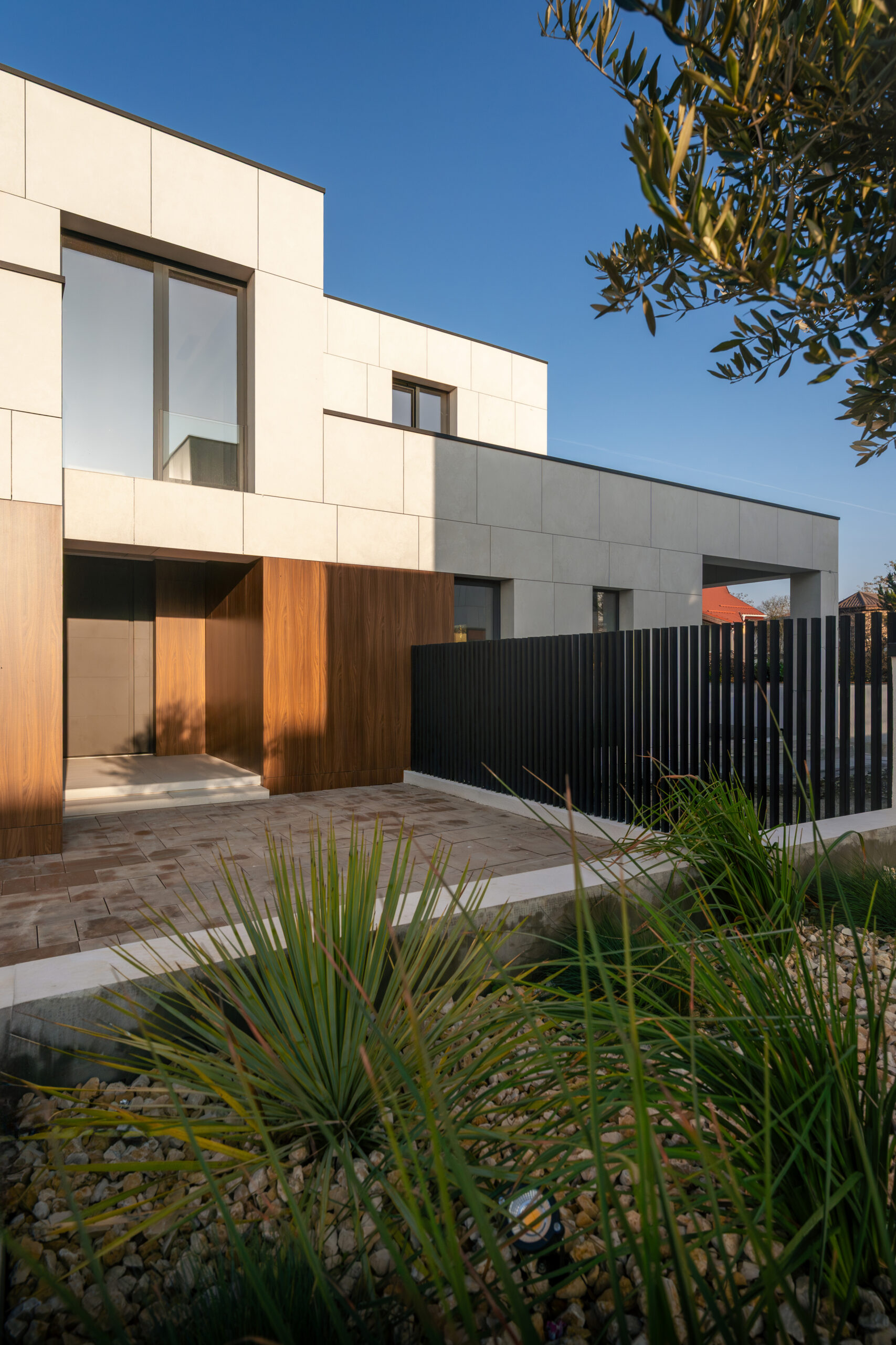https://nbc-arhitect.ro/wp-content/uploads/2021/02/7-la-quintas-villas-scaled.jpg