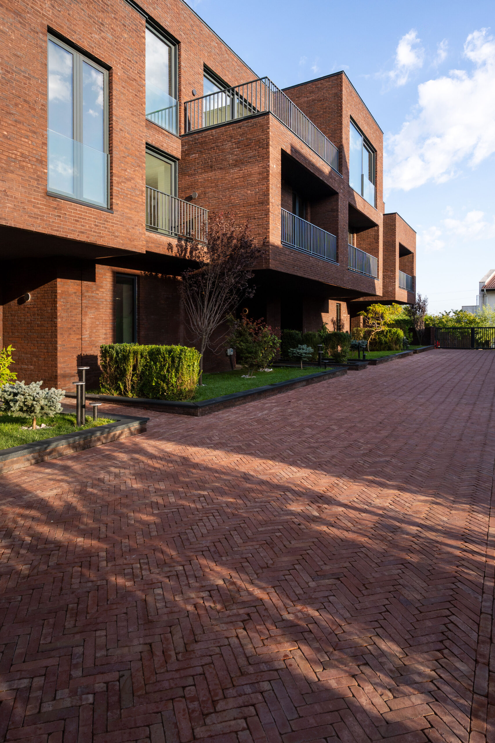 https://nbc-arhitect.ro/wp-content/uploads/2023/03/10-Bloomfield-scaled.jpg
