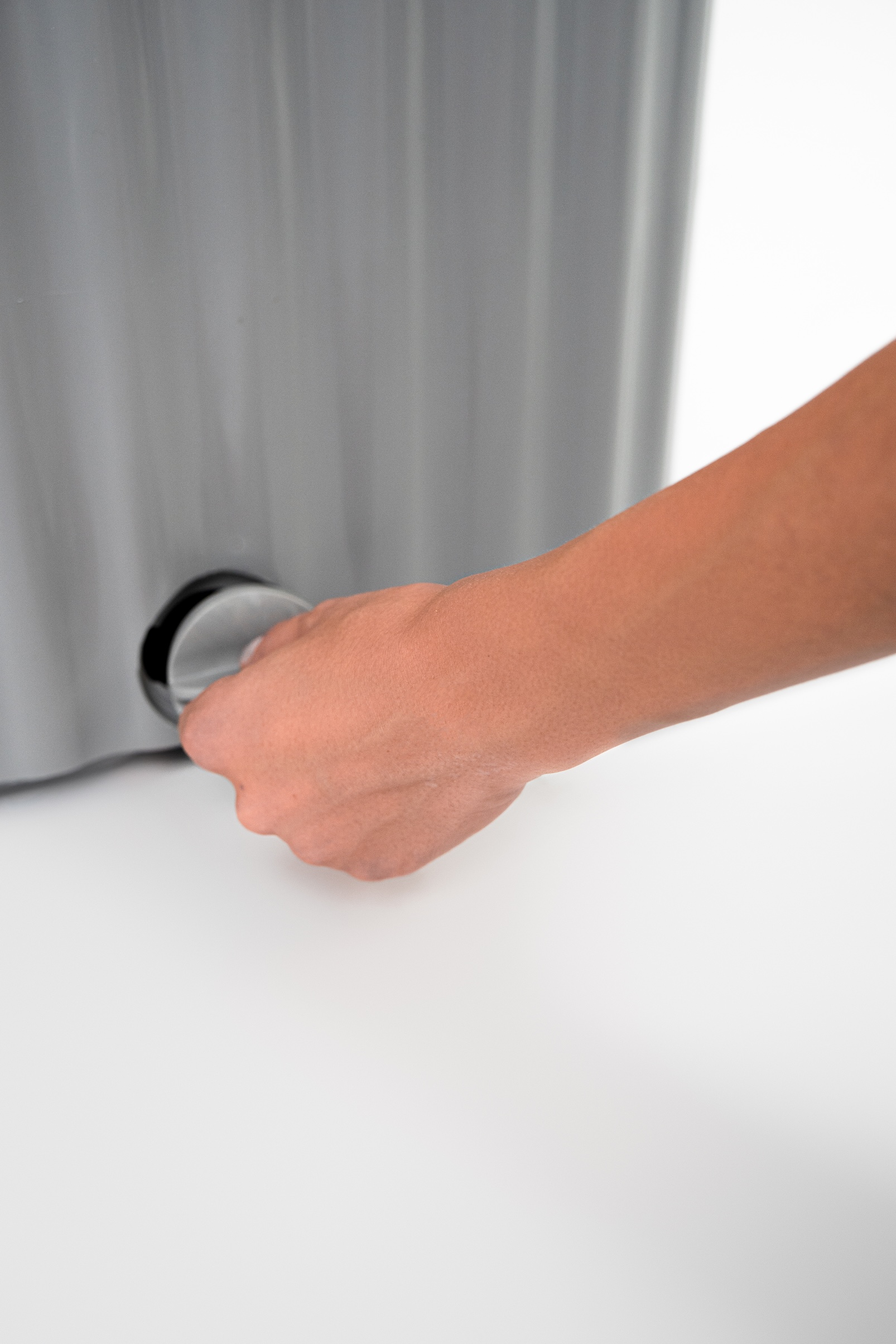 https://nbc-arhitect.ro/wp-content/uploads/2024/06/7-Foto-Pubela-Concrete-Wave-Bin-NBC-ARHITECT-_-product-design.jpg